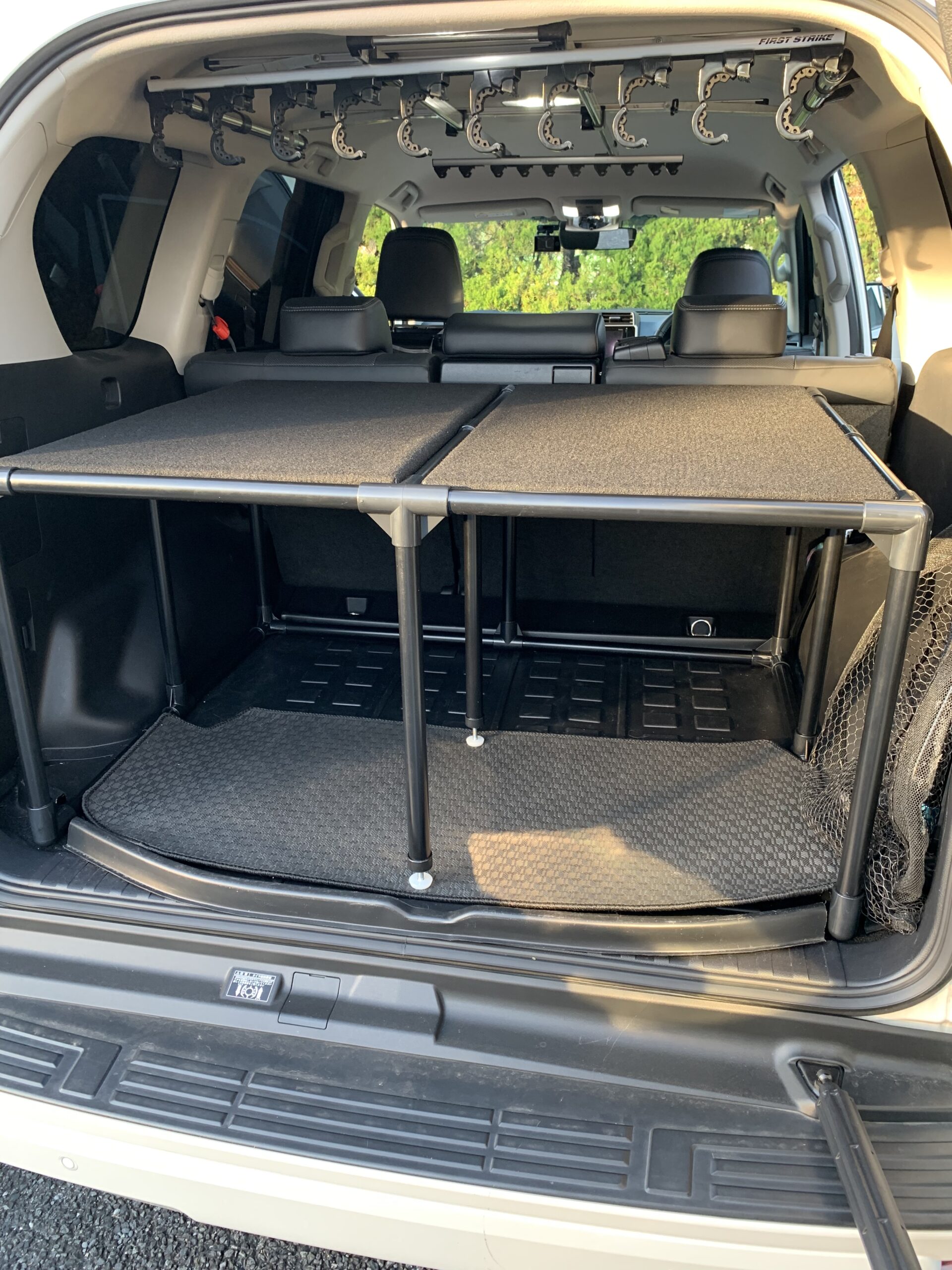 釣り車 イレクターパイプで棚を作ります 収納力が格段にアップしますよ ランドクルーザープラド釣り仕様 霞の空